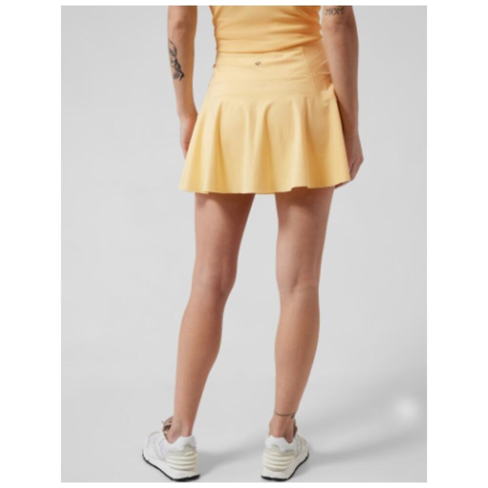 Athleta Women's Ace Tennis Skort 15.5 Inch Athleisure Golf Sporty Size XL Yellow